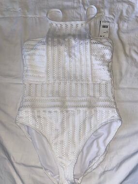 Kenneth Cole White Textured One-Piece Swimsuit